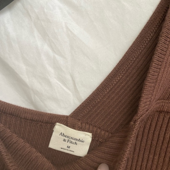 Abercrombie and Fitch One Shoulder Ribbed Knit
Long Sleeve Top Size Medium - Picture 6 of 7